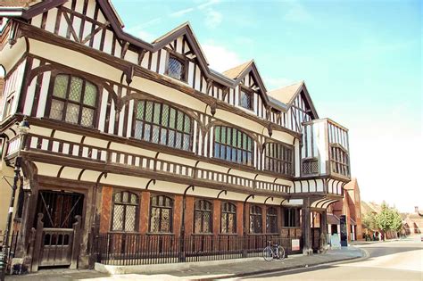 facts about rich tudor houses.